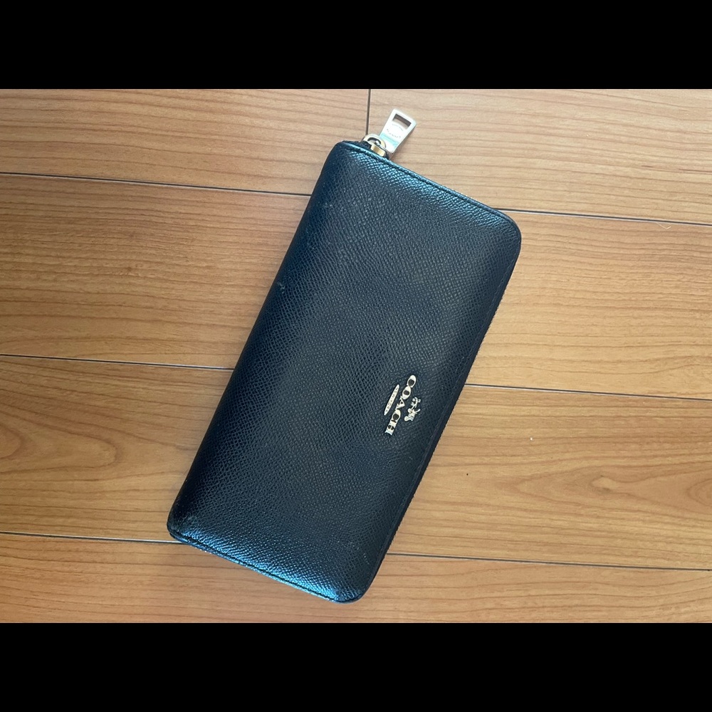 Black Coach wallet! Used.